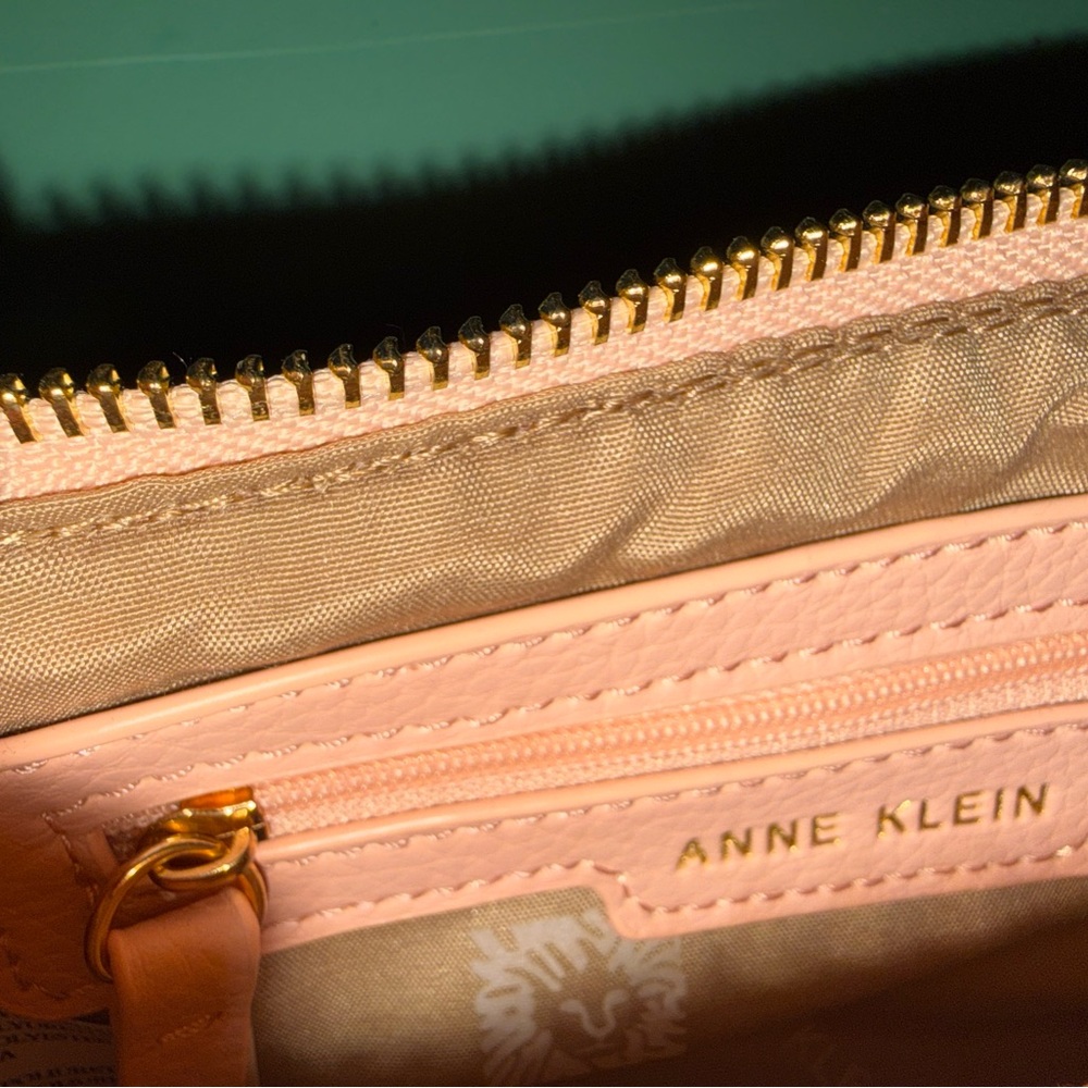 Anne Klein New peach pink crossbody bag purse - Picture 3 of 7